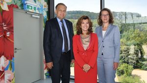 Besuch von Bundeskanzlerin Brigitte Bierlein und Wissenschaftsministerin Iris Rauskala an der JKU, Empfang durch Rektor Meinhard Lukas.