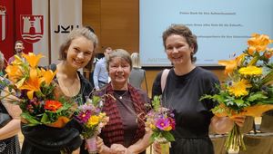 [Translate to Englisch:] laura katrin theresa young researchers award