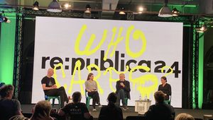 Diskussionsrunde mit Thomas Gegenhuber, Olivia Janisch, Meinhard Lukas und Adriana Groh bei der Re:publica in Berlin
