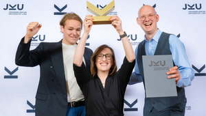 Gegenhuber Thomas, Thäter Laura und Weibold Valentin freuen sich über die Auszeichnung des Kepler Awards.