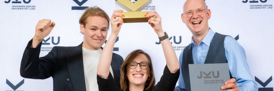 Gegenhuber Thomas, Thäter Laura und Weibold Valentin freuen sich über die Auszeichnung des Kepler Awards.